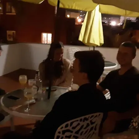 Nomad Santa Fe Πανσιόν *
