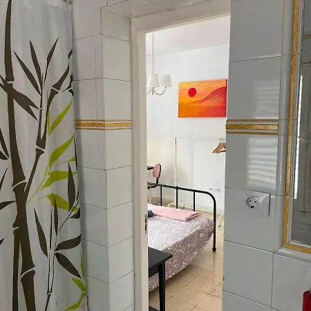 Nomad Santa Fe Guest house *