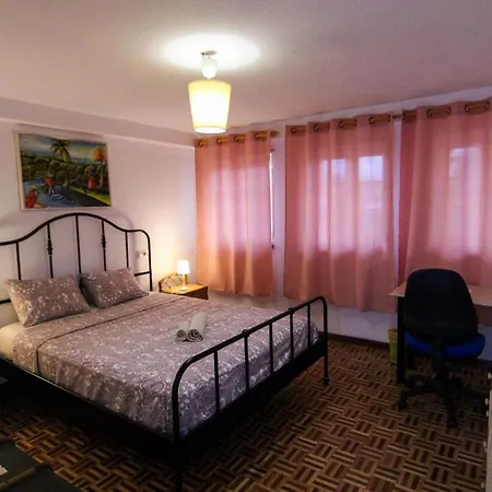 Nomad Santa Fe Guest house