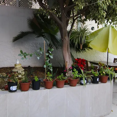 Nomad Santa Fe Guest house *
